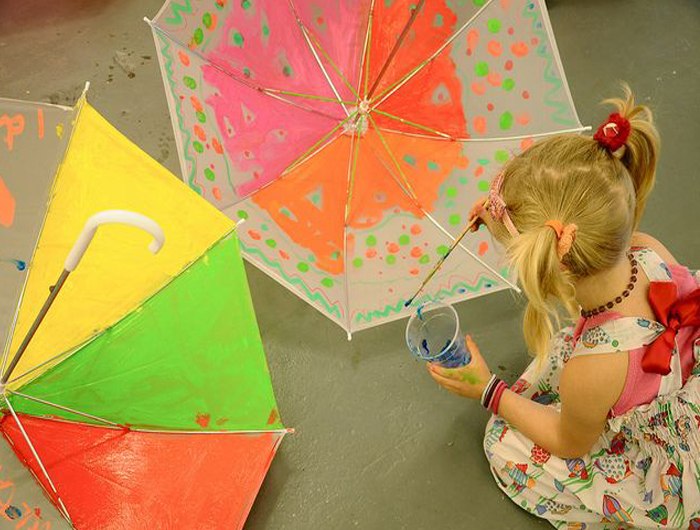 Мастер зонтиков. Зонтик мастер класс для детей. Детский мастер класс по росписи зонтов. Мастер класс по росписи зонта. Расписываем зонтики с детьми.